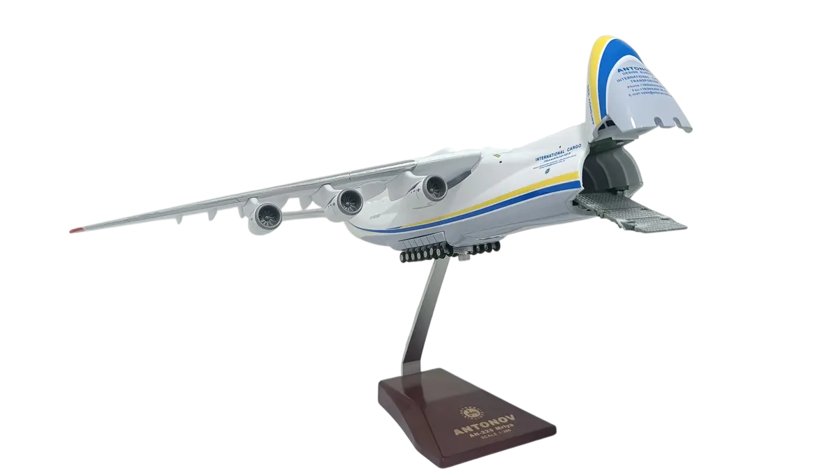 Antonov An-225 Mriya | Escala 1:200 | 42cms