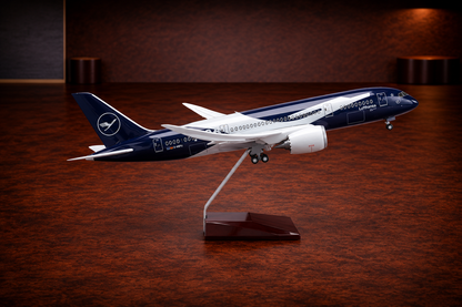 Boeing 787 Lufthansa 100 años | Escala 1:145 | 43 cm