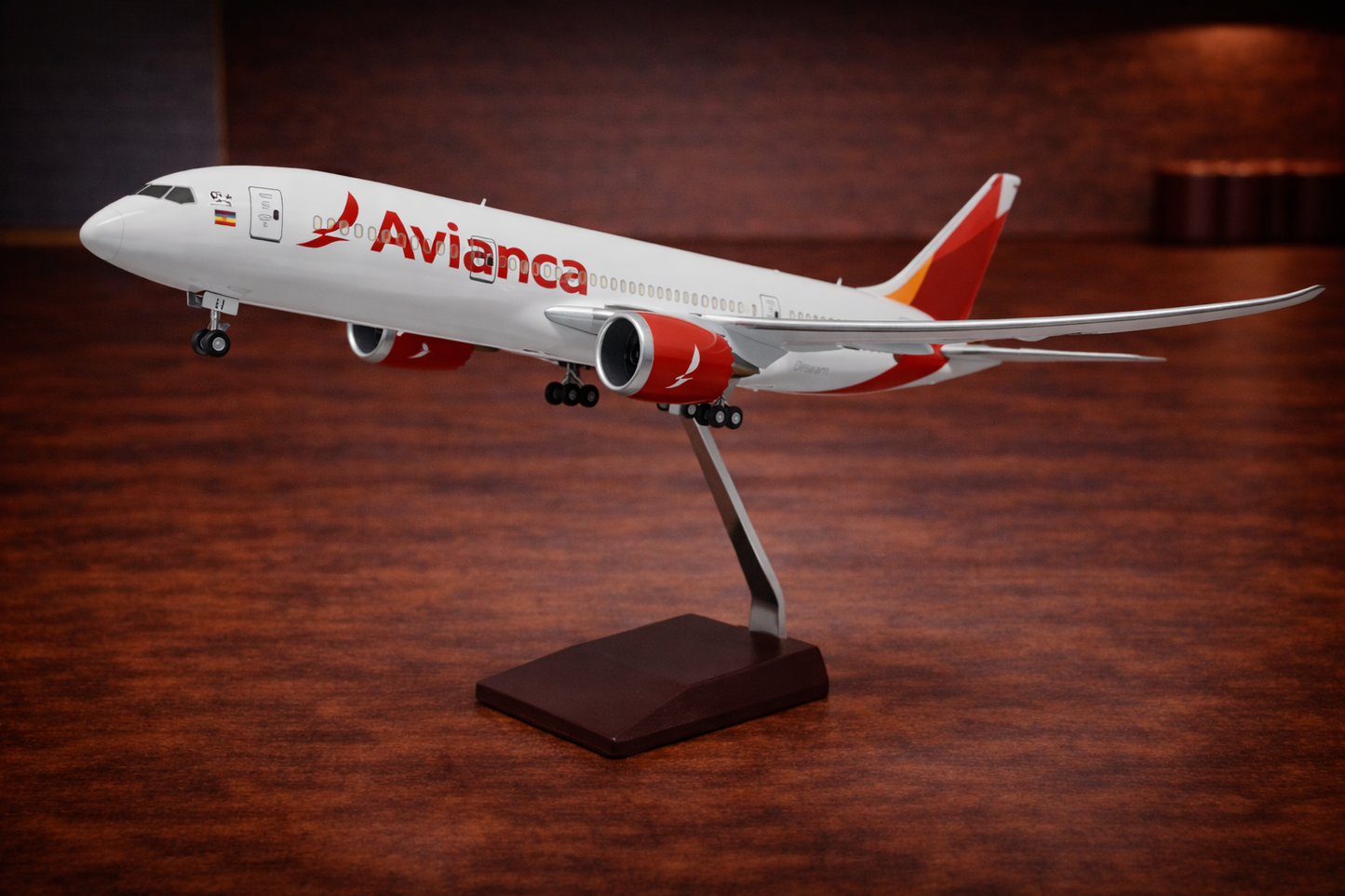 Boeing 787 Avianca | Escala 1:130 | 43 cm