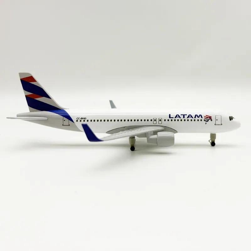 Airbus A320 Latam Airlines | Escala 1:200 | 20 cm