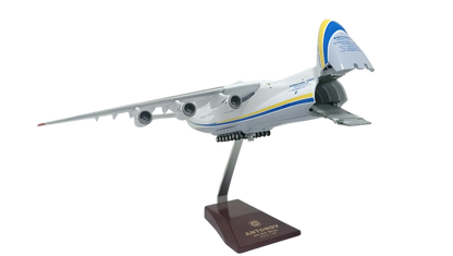 Antonov An-225 Mriya | Escala 1:200 | 42cms