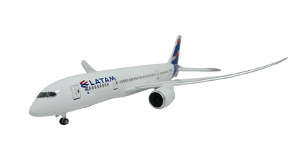 Boeing 787 Latam | Escala 1:135 | 47 cm